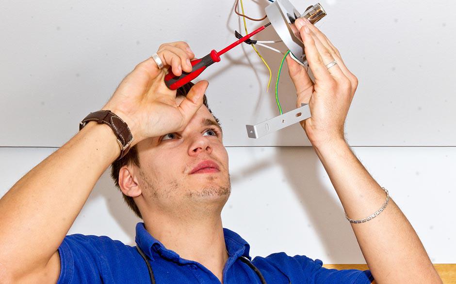 taux horaire électricien Paris 16